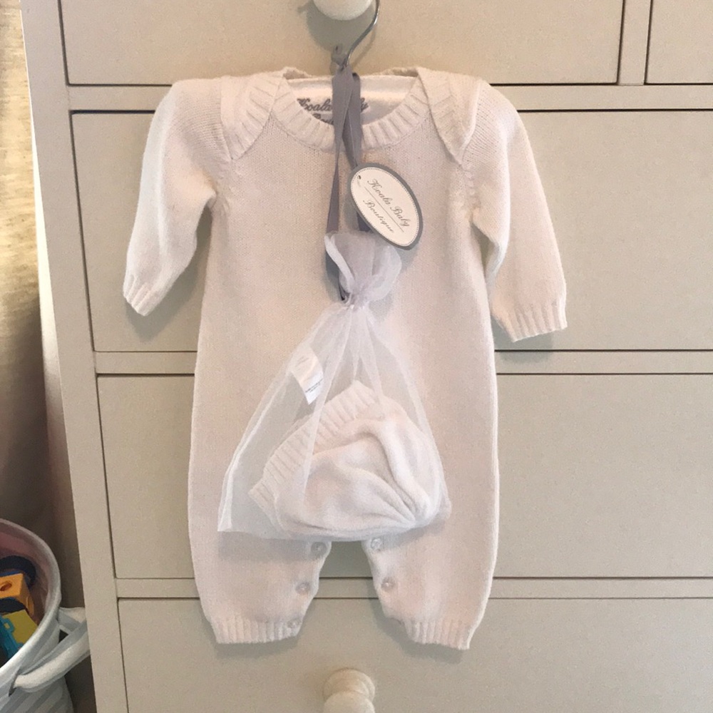 Beautiful Sweater Onesie with matching hat 0-3 mos
